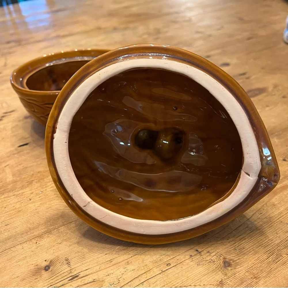 Squirrel on A Walnut VTG MCM Candy Dish Nut Dish Trinket Box R.O.C. Taiwan